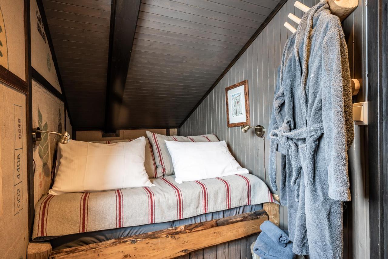 Basecamp Hotel Лонгйир Экстерьер фото