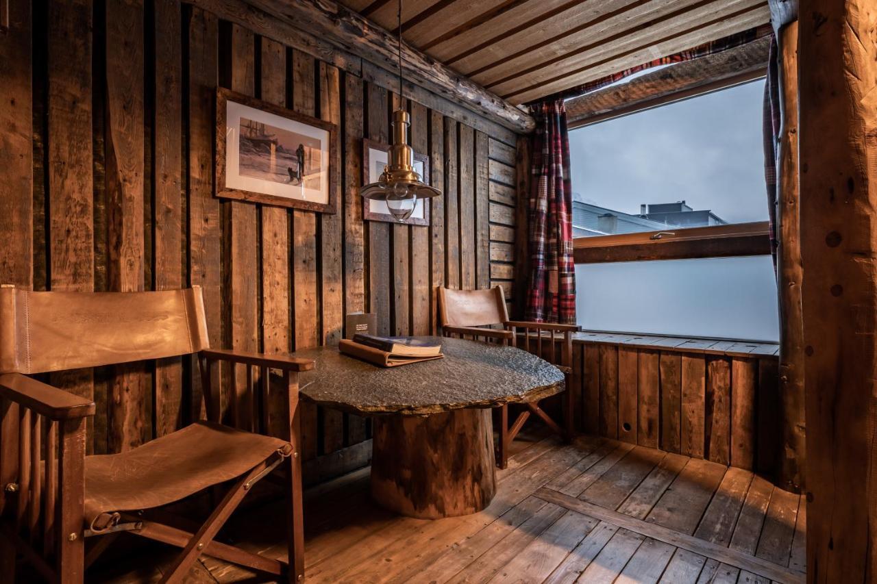 Basecamp Hotel Лонгйир Экстерьер фото