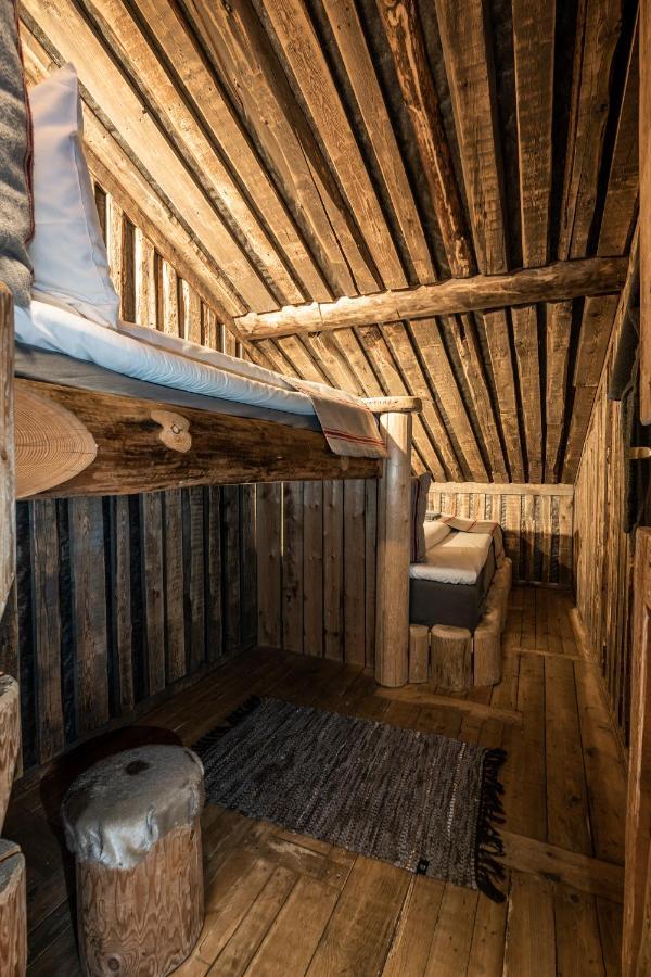 Basecamp Hotel Лонгйир Экстерьер фото