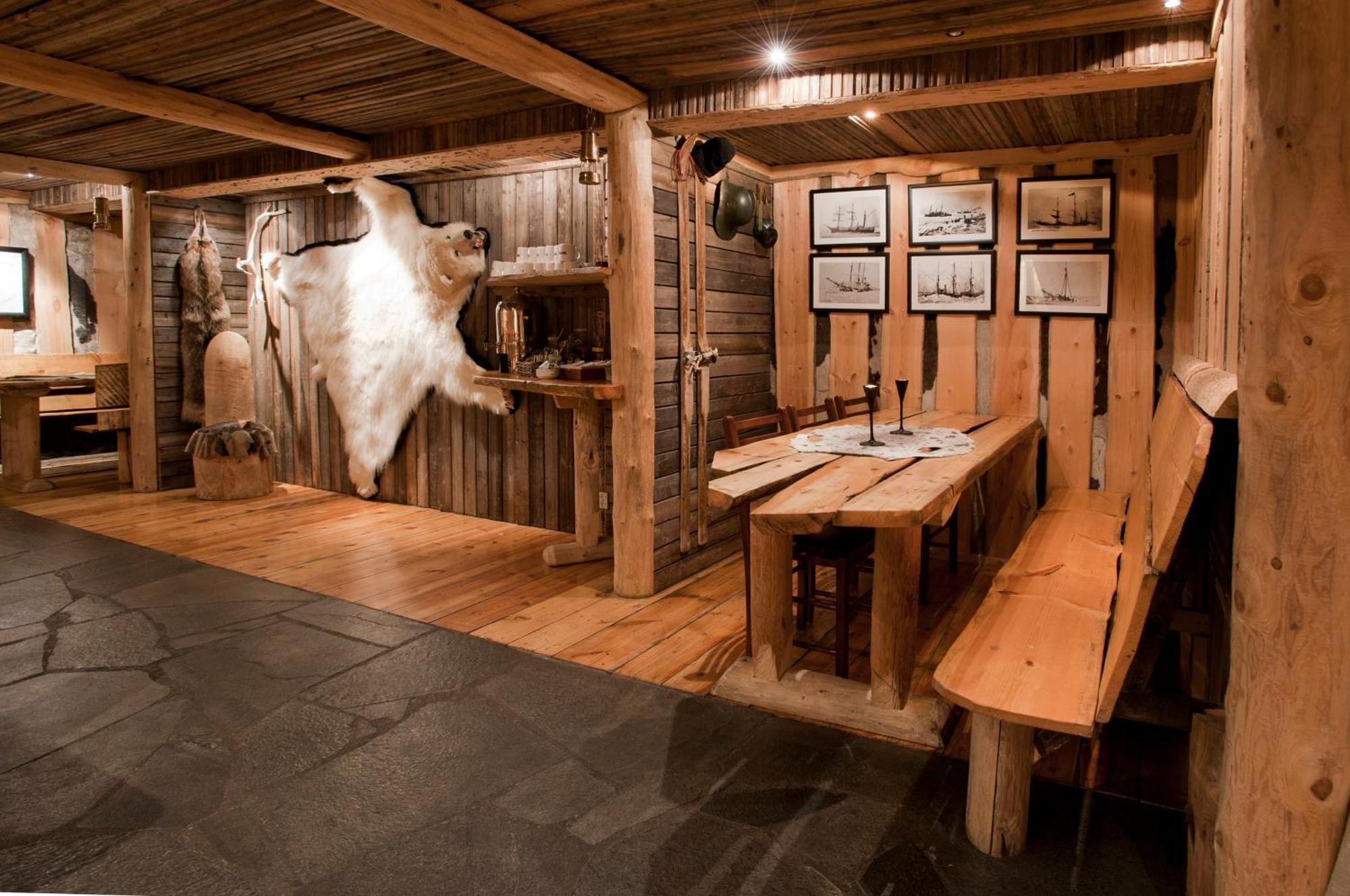 Basecamp Hotel Лонгйир Экстерьер фото
