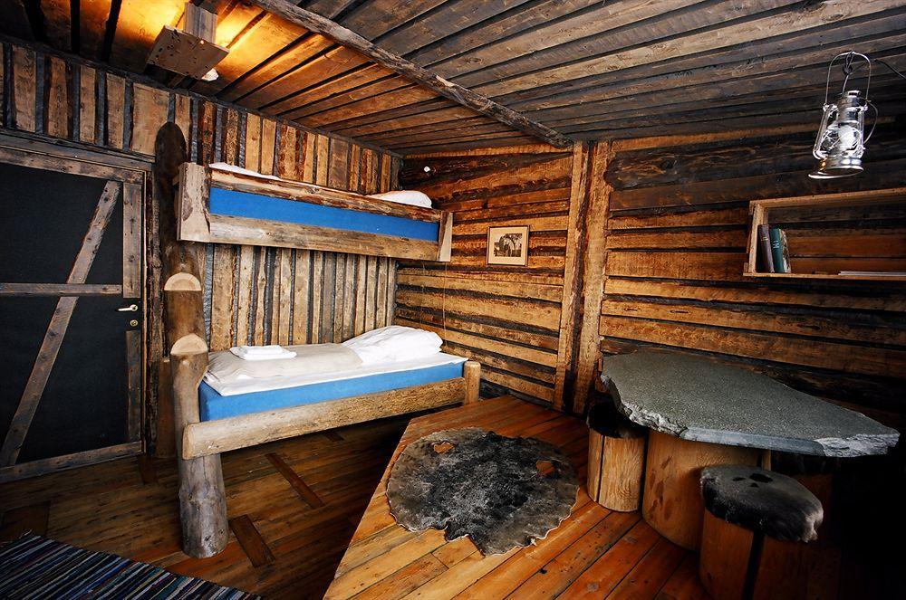Basecamp Hotel Лонгйир Экстерьер фото